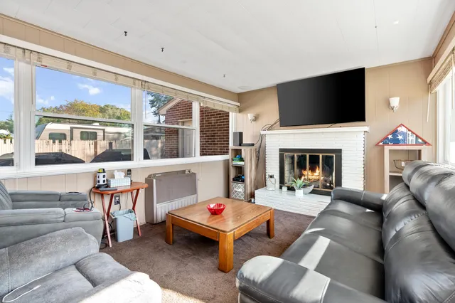 $274,900 | 27506 Lorraine Avenue, Warren, MI 48093