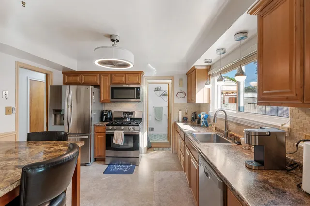 $274,900 | 27506 Lorraine Avenue, Warren, MI 48093