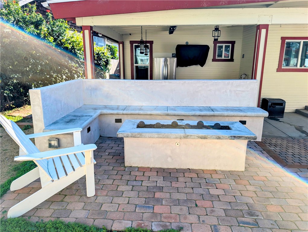 1041 2nd Street Hermosa Beach, CA 90254 - Photo 13 of 20 Built-In Firepit