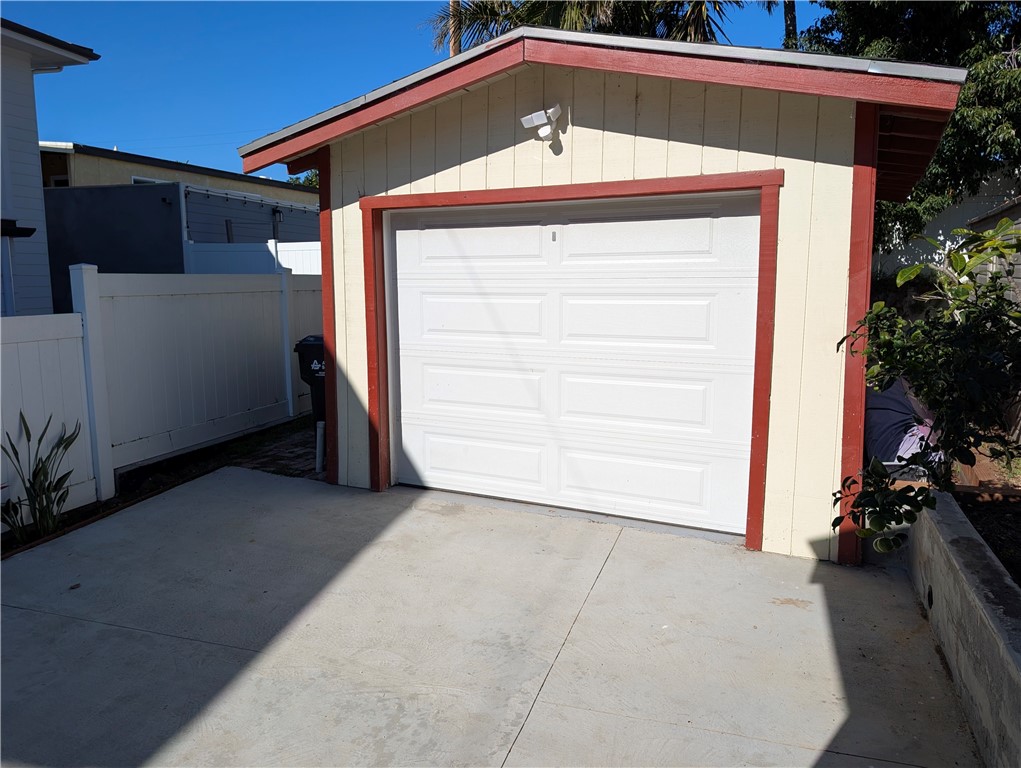 1041 2nd Street Hermosa Beach, CA 90254 - Photo 16 of 20 Detached Single Car Garage