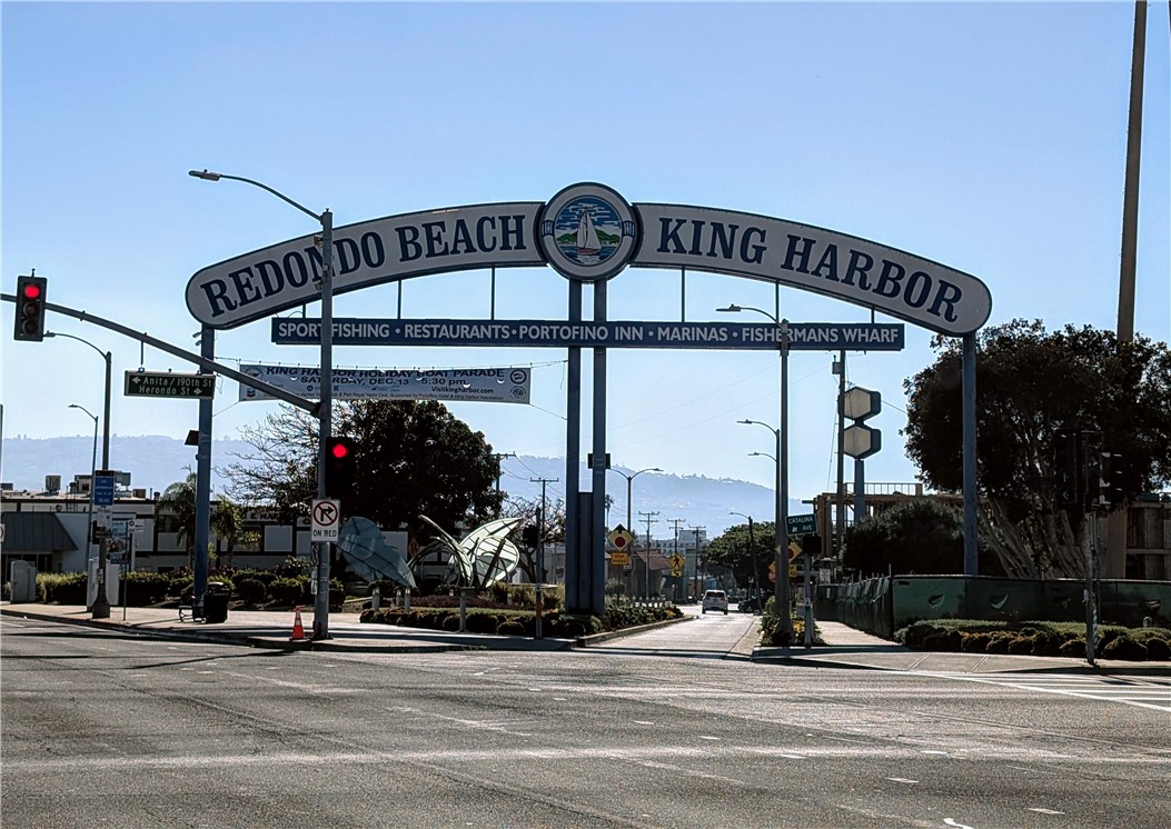 1041 2nd Street Hermosa Beach, CA 90254 - Photo 20 of 20 Beach, Shopping, Restaurants Nearby