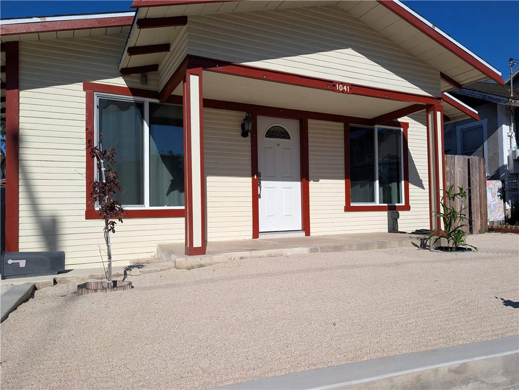 1041 2nd Street Hermosa Beach, CA 90254 - Photo 3 of 20 Low Maintenance Yard