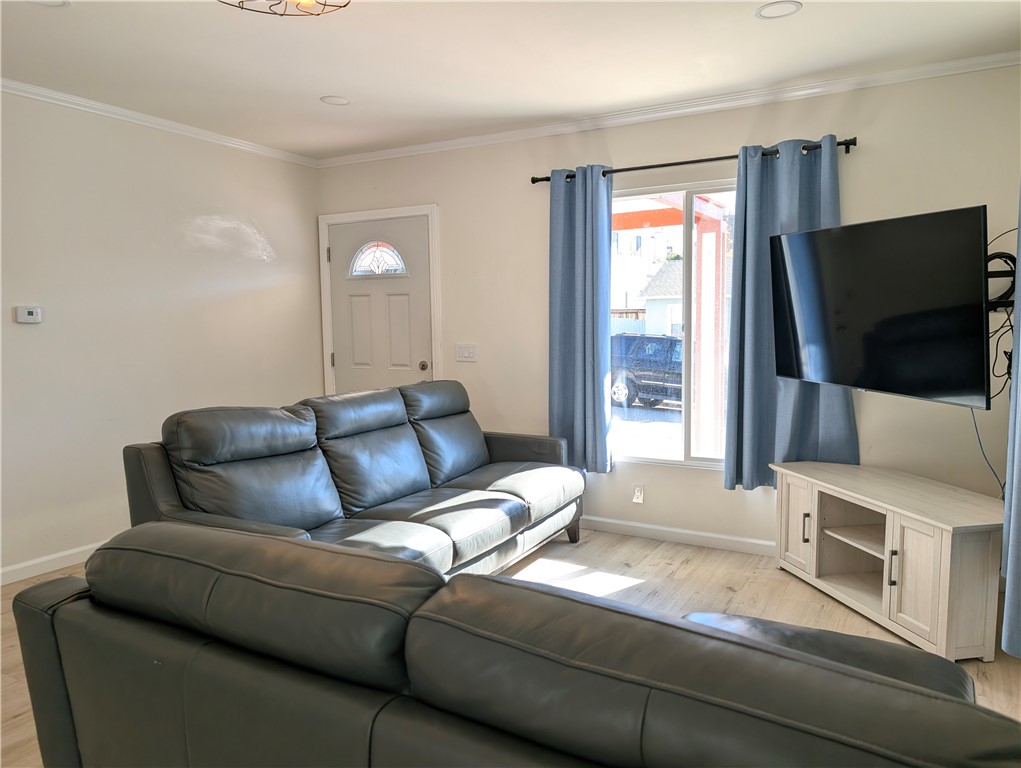 1041 2nd Street Hermosa Beach, CA 90254 - Photo 4 of 20 Living Room Area