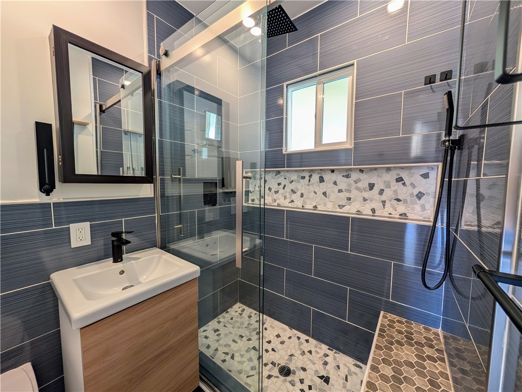 1041 2nd Street Hermosa Beach, CA 90254 - Photo 9 of 20 Remodeled Bathroom
