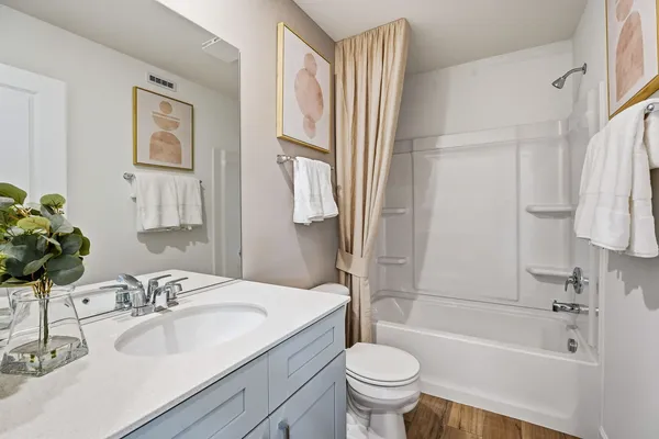$549,900 | 1991 Leiter Way, Unit 10001, Hoffman Estates, IL 60169