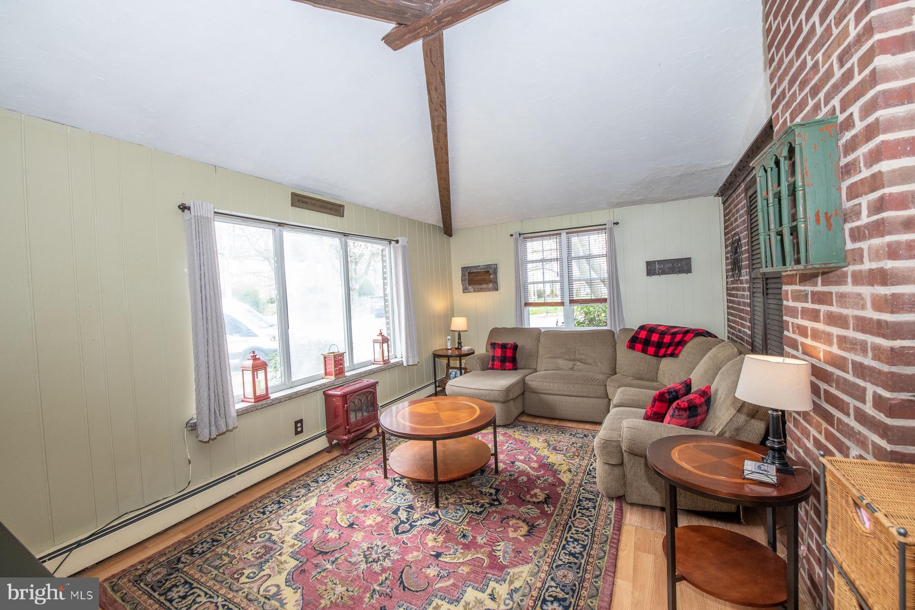 24 Holbrook Road Havertown, PA 19083 - Photo 11 of 40 First floor family room