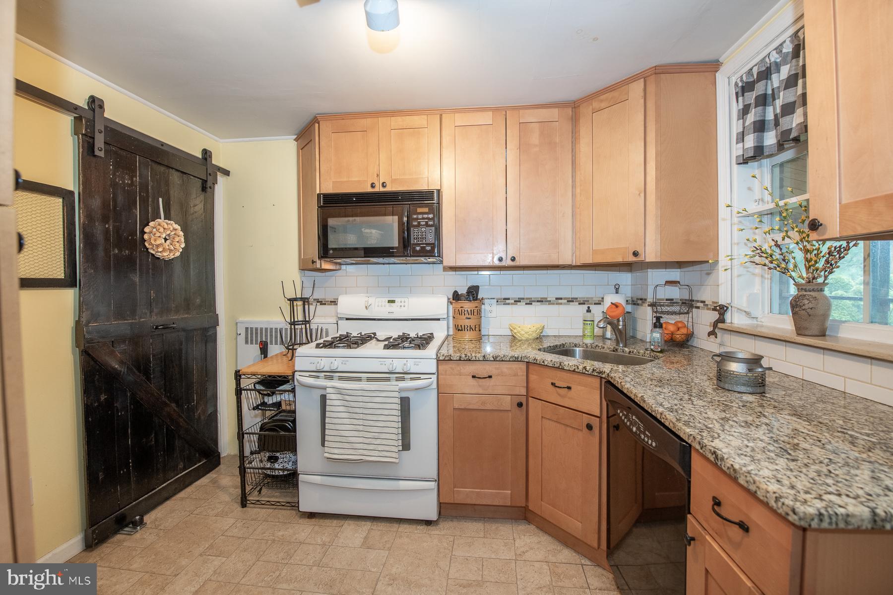 24 Holbrook Road Havertown, PA 19083 - Photo 17 of 40 Remodeled Maple kitchen with Granite counters