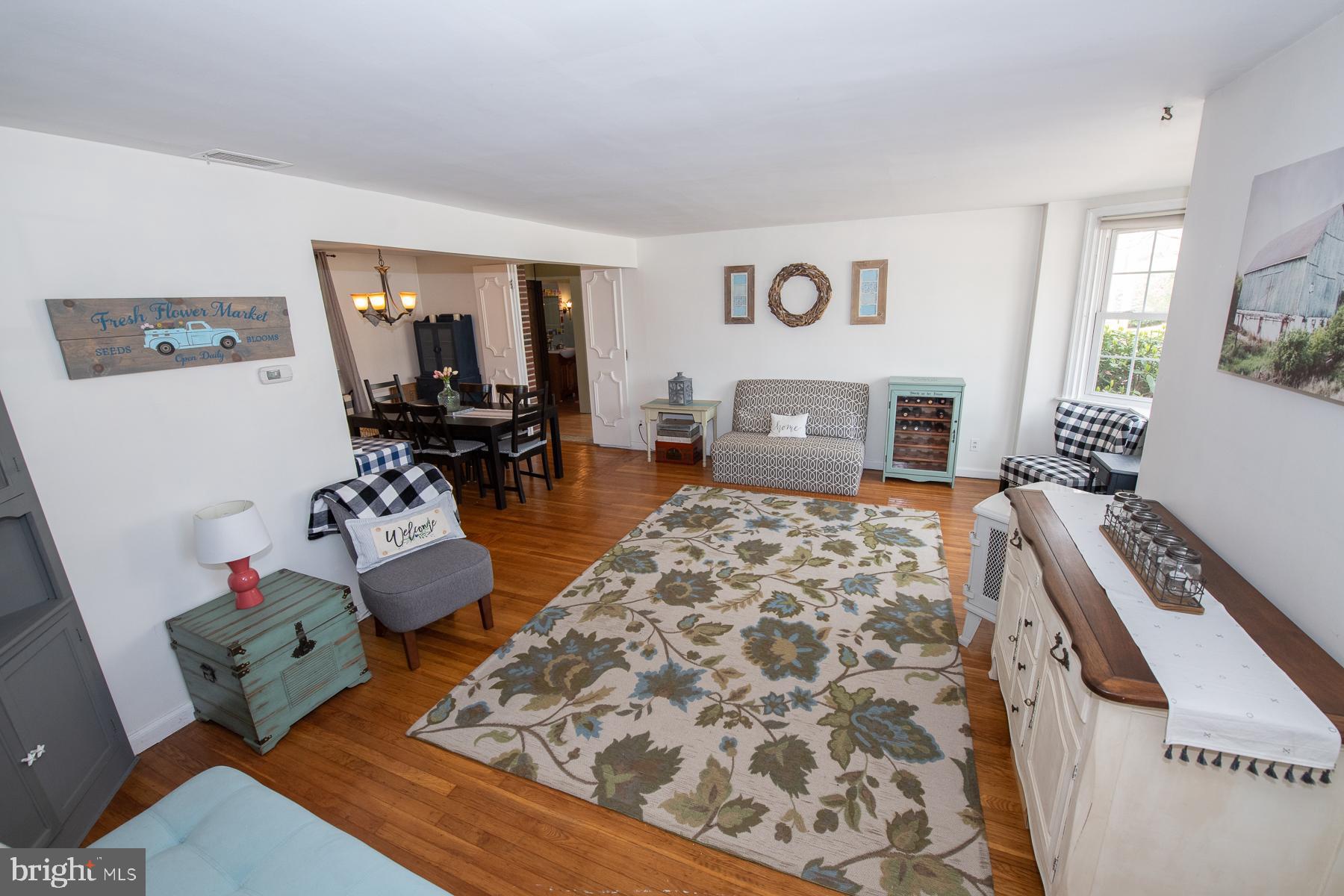 24 Holbrook Road Havertown, PA 19083 - Photo 5 of 40 Beautiful Formal Living Room