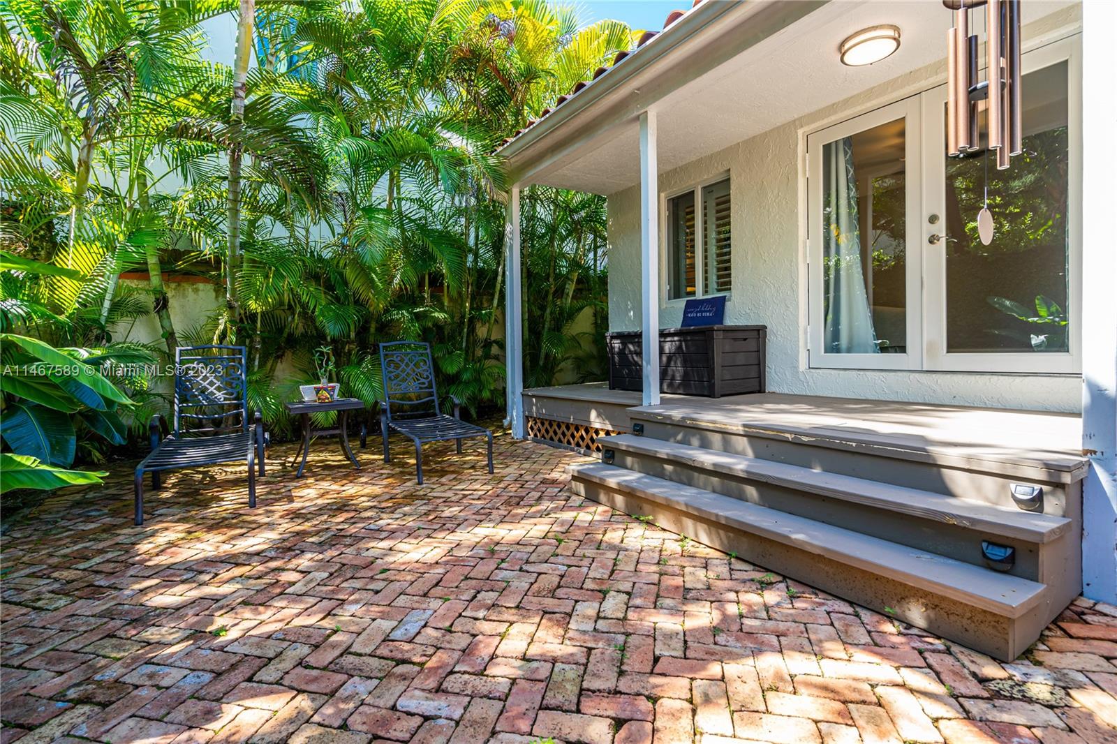 2400 Trapp Avenue Miami, FL 33133 - Photo 35 of 47 a view of a backyard with sitting area