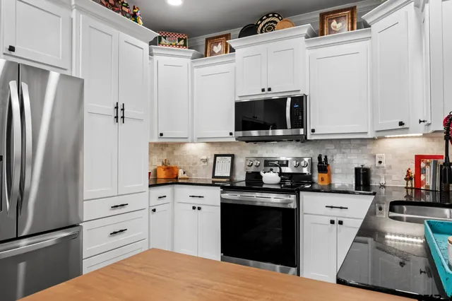 $294,000 | 200 North Bois D Arc Street, Van, TX 75790