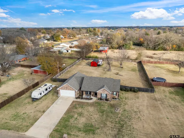 $294,000 | 200 North Bois D Arc Street, Van, TX 75790