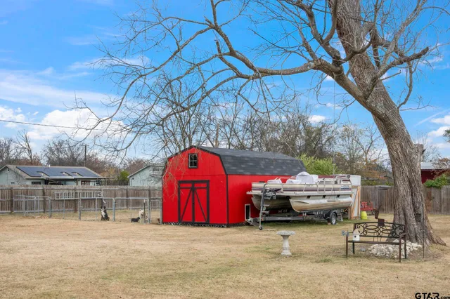 $294,000 | 200 North Bois D Arc Street, Van, TX 75790