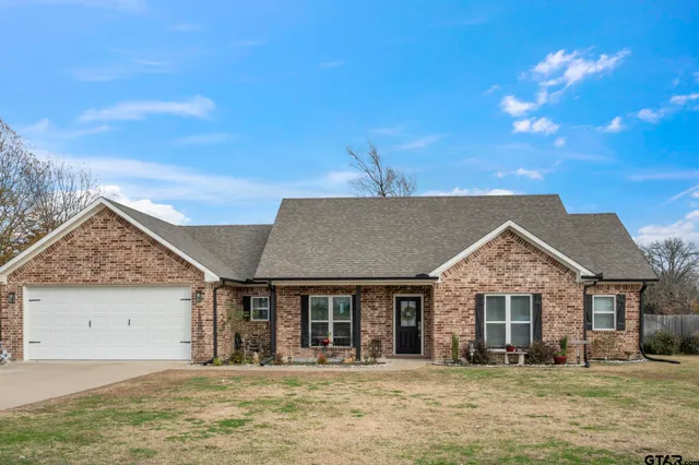 $294,000 | 200 North Bois D Arc Street, Van, TX 75790