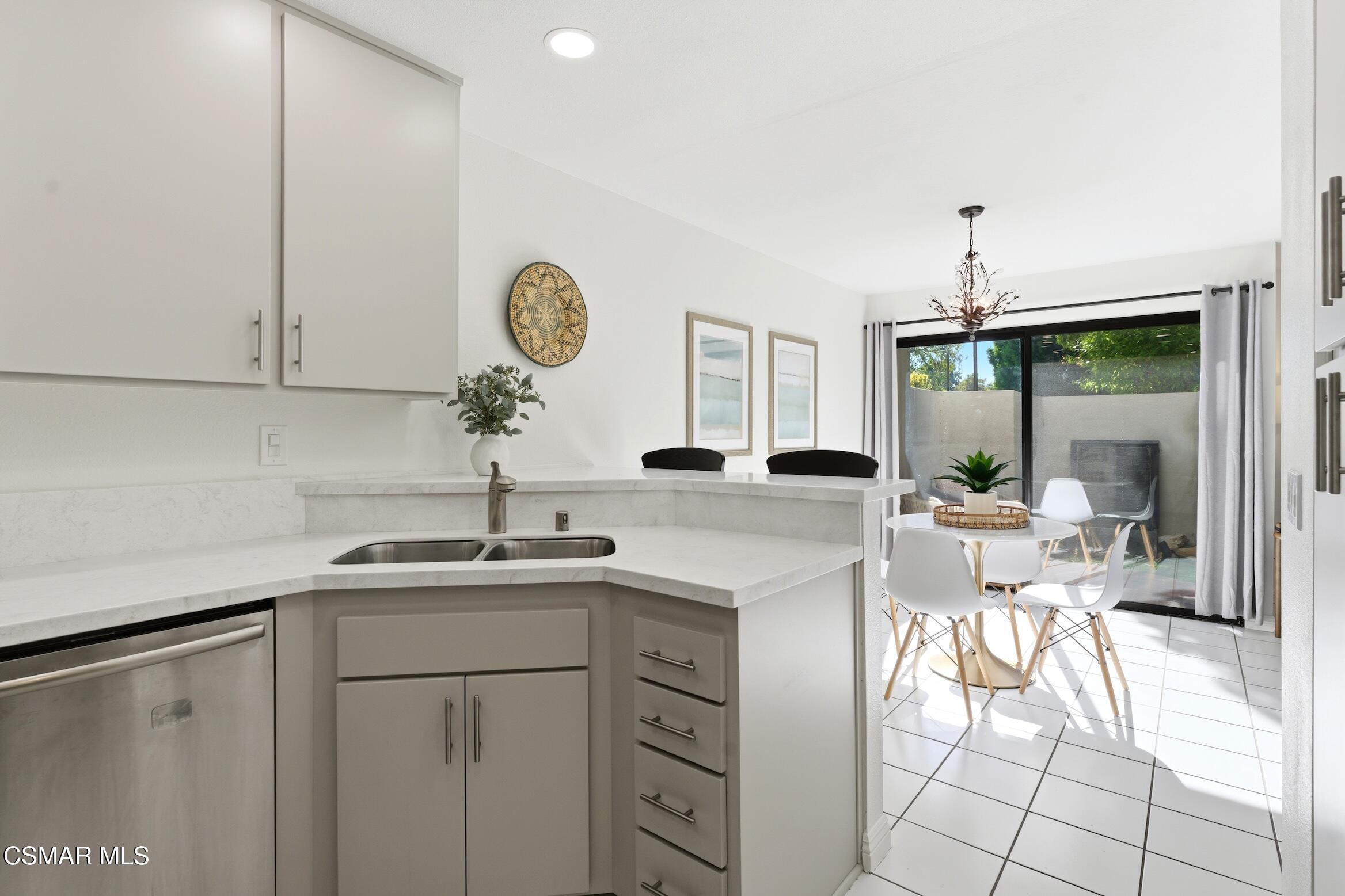 4265 Las Virgenes Road, Unit 4 Calabasas, CA 91302 - Photo 13 of 26 4265 Las Virgenes Rd #4_18