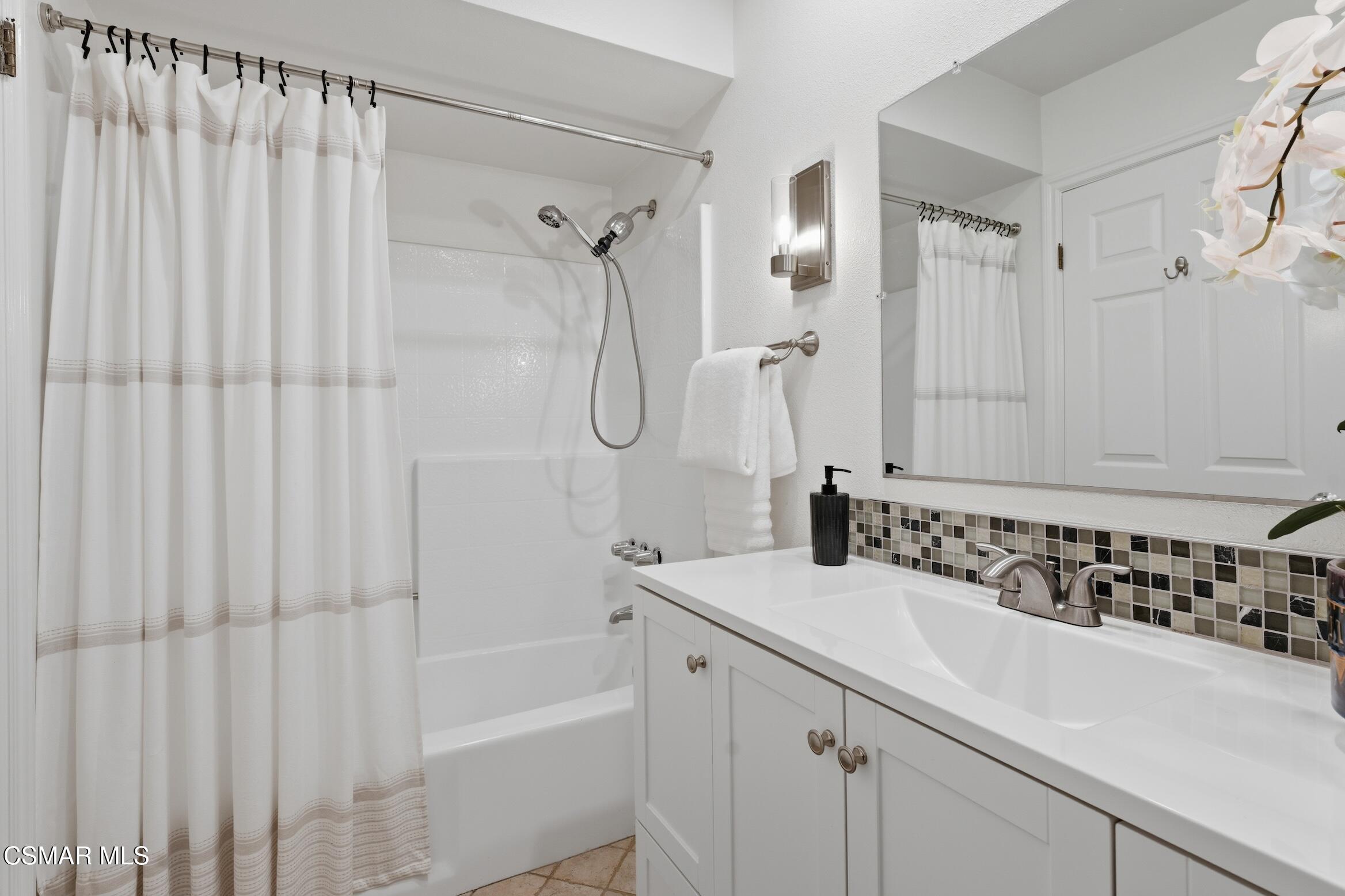 4265 Las Virgenes Road, Unit 4 Calabasas, CA 91302 - Photo 21 of 26 4265 Las Virgenes Rd #4_35