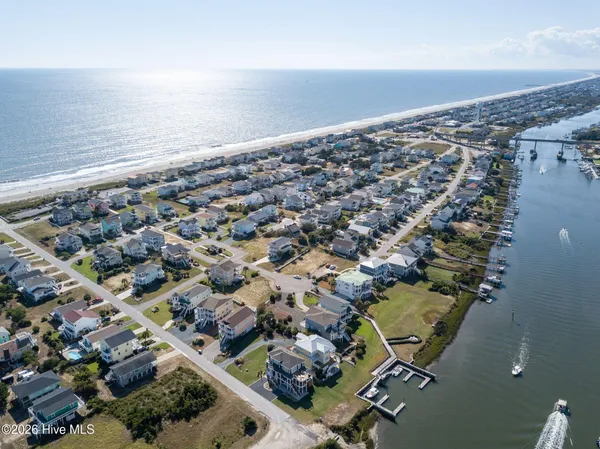 $610,000 | 307 Jarret Bay Court Southeast, Bolivia, NC 28422