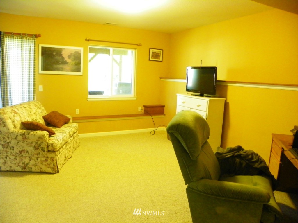 413 169th Street Southeast Bothell, WA 98012 - Photo 14 of 25