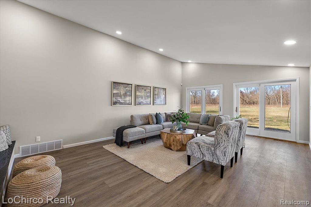 8603 North Owosso Road Fowlerville, MI 48836 - Photo 5 of 42