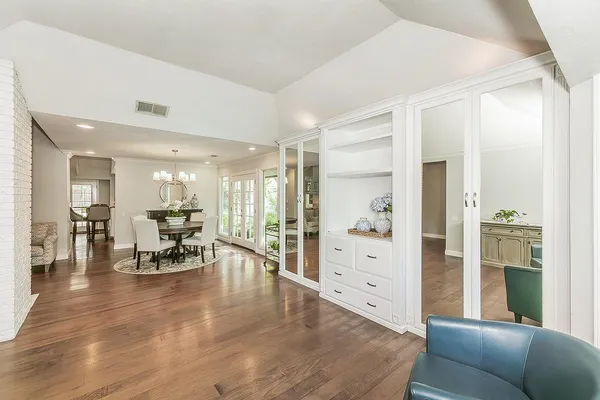$784,900 | 598 East Serena Avenue, Fresno, CA 93720