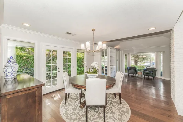 $784,900 | 598 East Serena Avenue, Fresno, CA 93720