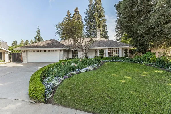 $784,900 | 598 East Serena Avenue, Fresno, CA 93720