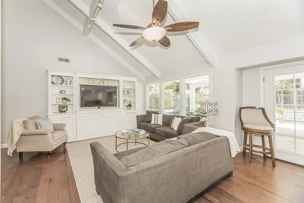 $784,900 | 598 East Serena Avenue, Fresno, CA 93720