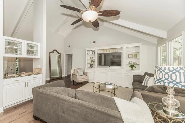 $784,900 | 598 East Serena Avenue, Fresno, CA 93720