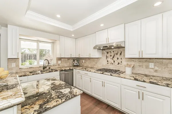 $784,900 | 598 East Serena Avenue, Fresno, CA 93720