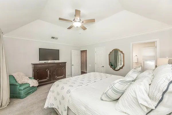 $784,900 | 598 East Serena Avenue, Fresno, CA 93720