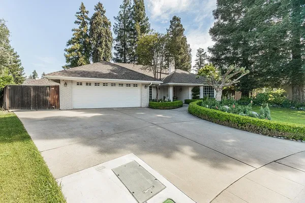 $784,900 | 598 East Serena Avenue, Fresno, CA 93720