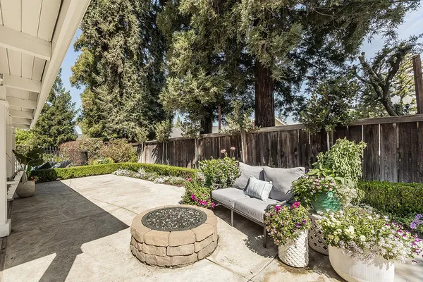 $784,900 | 598 East Serena Avenue, Fresno, CA 93720