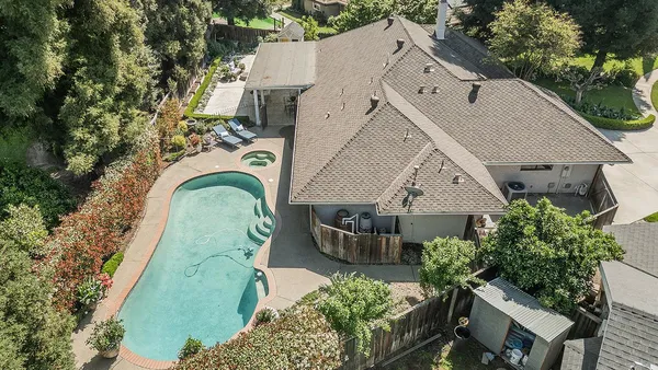 $784,900 | 598 East Serena Avenue, Fresno, CA 93720
