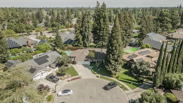 $784,900 | 598 East Serena Avenue, Fresno, CA 93720