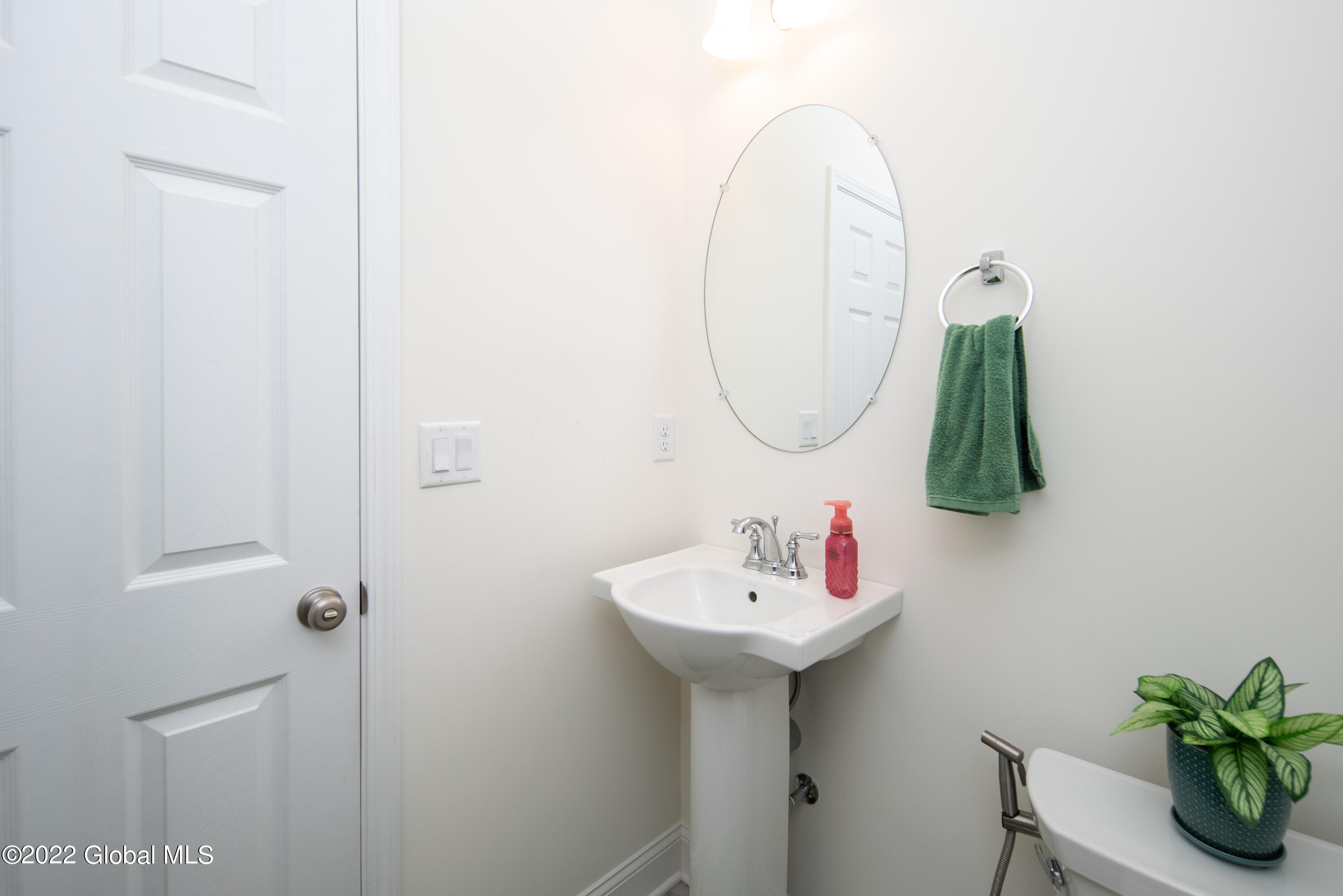 7 Cove Road Colonie, NY 12047 - Photo 17 of 45 017