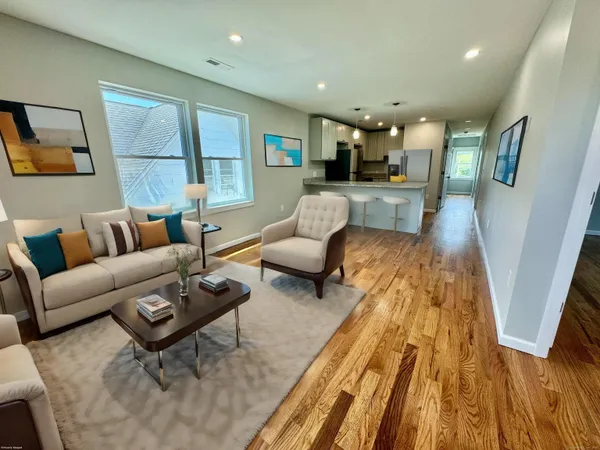 $3,000 | 109 Churchill Street, Fairfield, CT 06824