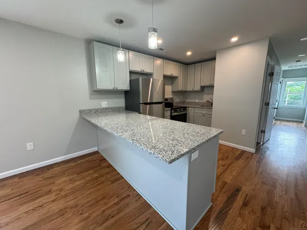 $3,000 | 109 Churchill Street, Fairfield, CT 06824
