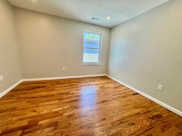 $3,000 | 109 Churchill Street, Fairfield, CT 06824