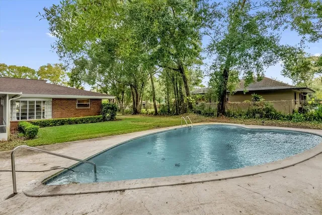 a view of outdoor space yard deck and patio