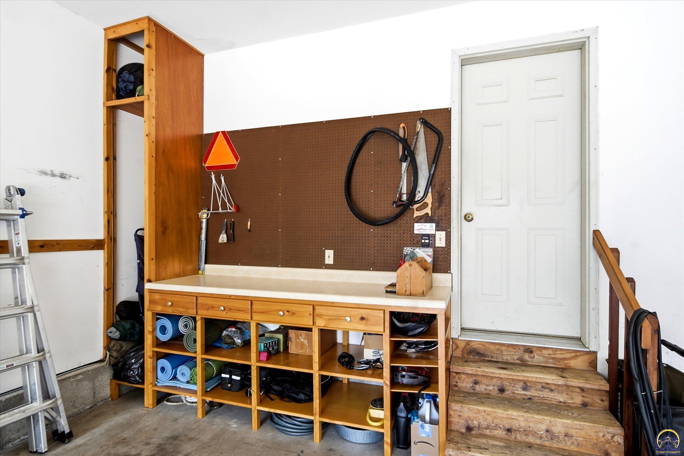 810 Southwest Mifflin Road Topeka, KS 66606 - Photo 27 of 30