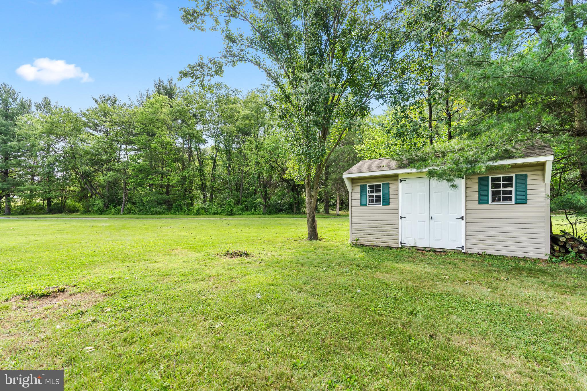 14433 Hicksville Road Clear Spring, MD 21722 - Photo 5 of 69 Shed conveys