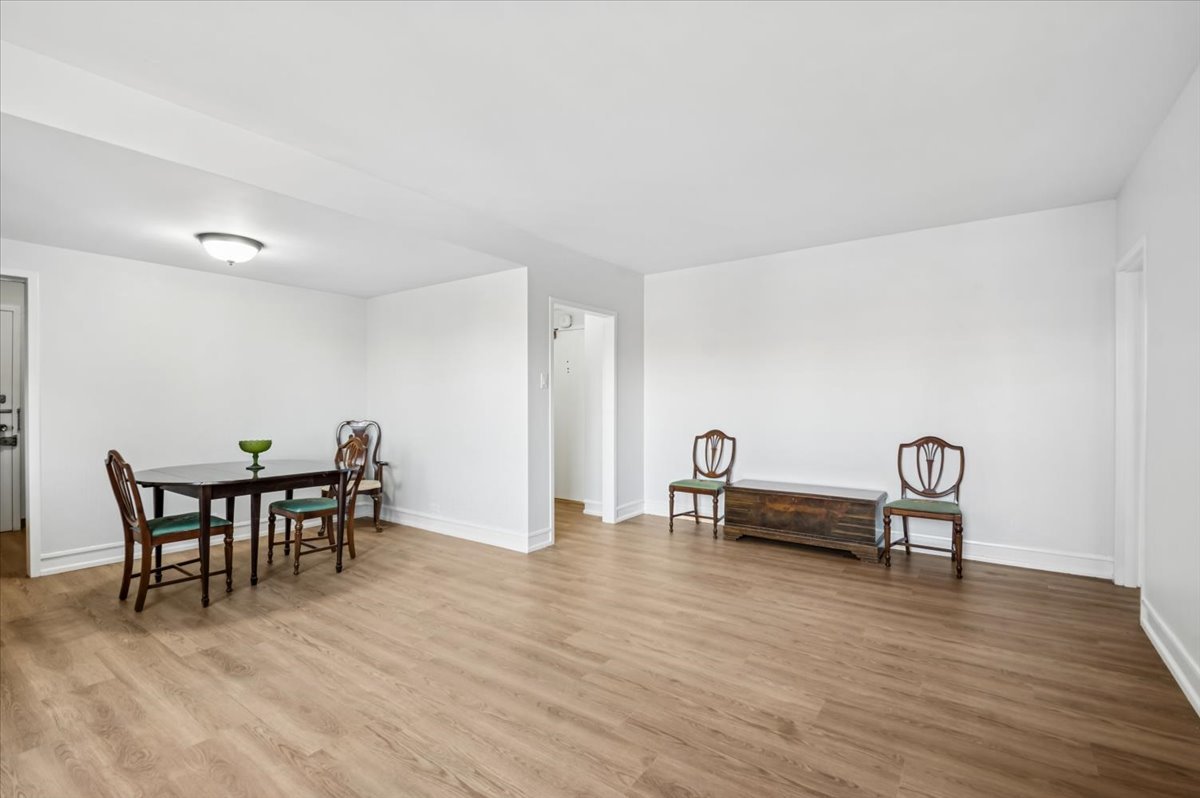 1585 Ridge Avenue, Unit 301 Evanston, IL 60201 - Photo 5 of 22 a view of a work space with table and chairs