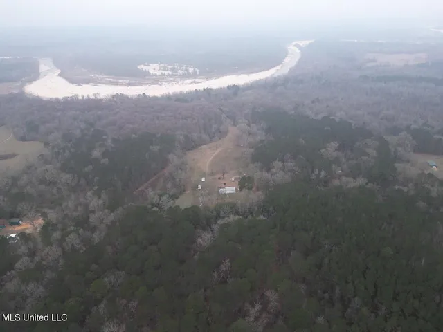 $450,000 | 7035 Robertson Road, Meadville, MS 39653