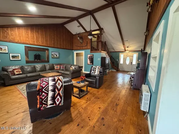 $450,000 | 7035 Robertson Road, Meadville, MS 39653