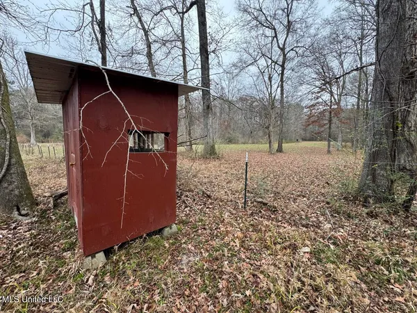 $450,000 | 7035 Robertson Road, Meadville, MS 39653