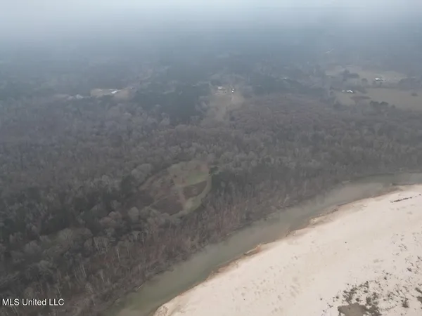 $450,000 | 7035 Robertson Road, Meadville, MS 39653