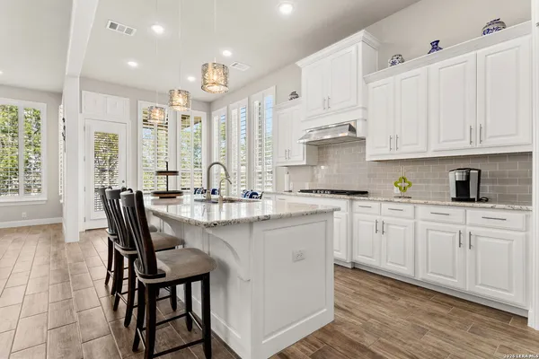 $3,800 | 3911 Monteverde Way, San Antonio, TX 78261