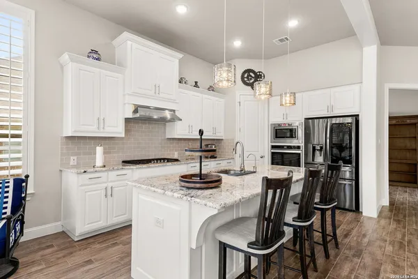 $3,800 | 3911 Monteverde Way, San Antonio, TX 78261