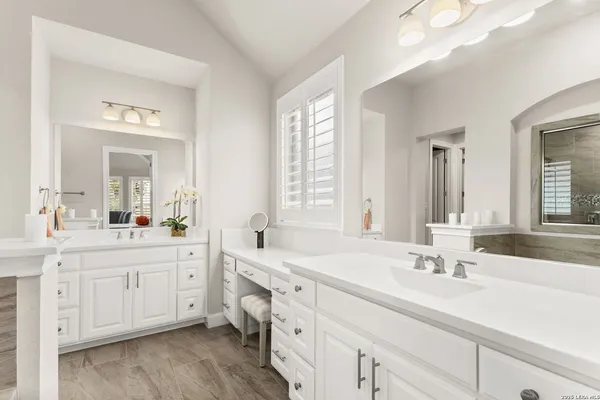 $3,800 | 3911 Monteverde Way, San Antonio, TX 78261