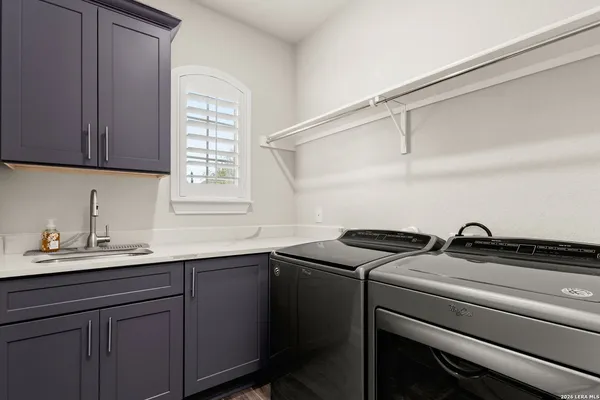 $3,800 | 3911 Monteverde Way, San Antonio, TX 78261