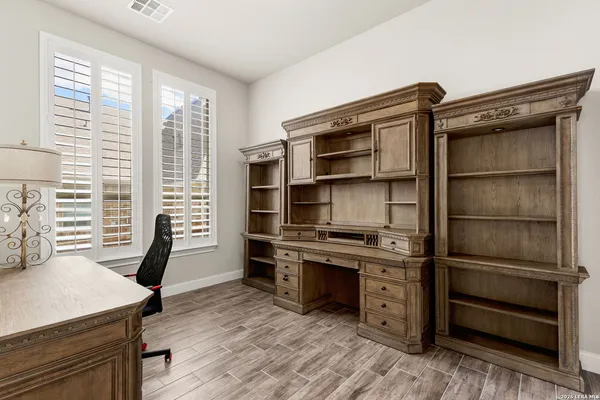 $3,800 | 3911 Monteverde Way, San Antonio, TX 78261